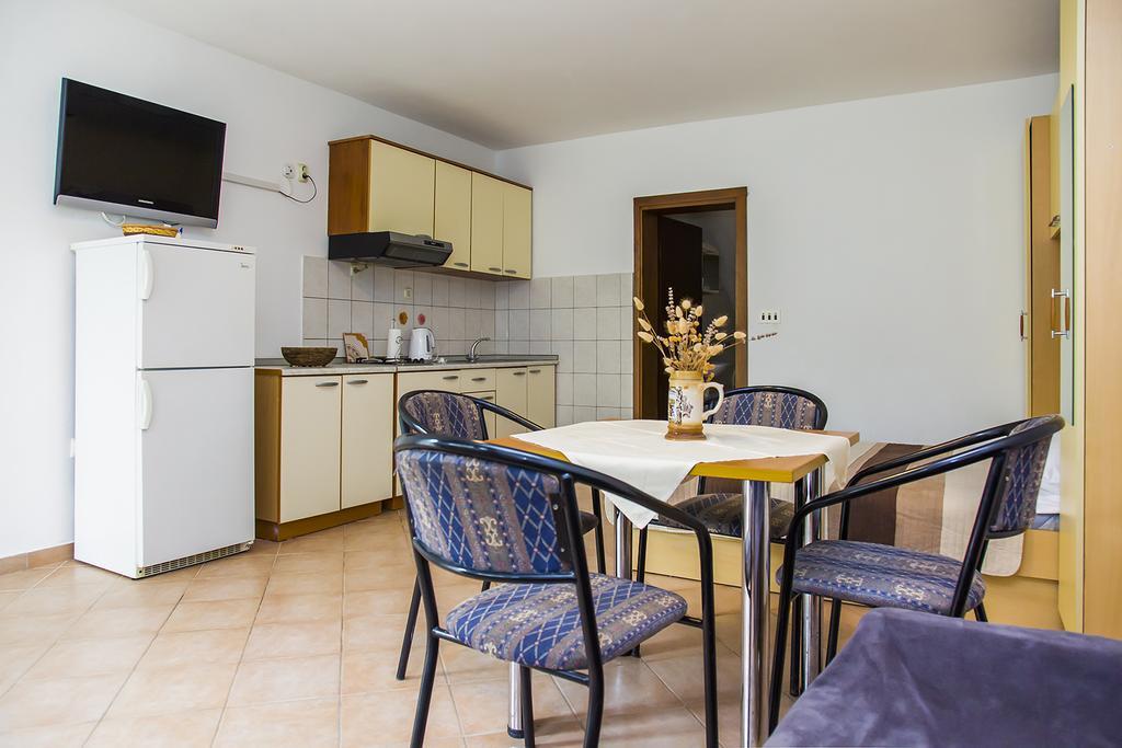 Apartments Zovko Драче Екстер'єр фото